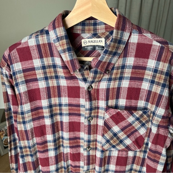 Magellan Classic Fit Maroon Flannel L/S Button Up Size S - Picture 4 of 13